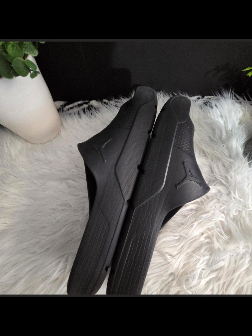 Nike Jordan Black Slide Sandals In Size 11 - Picture 5 of 7